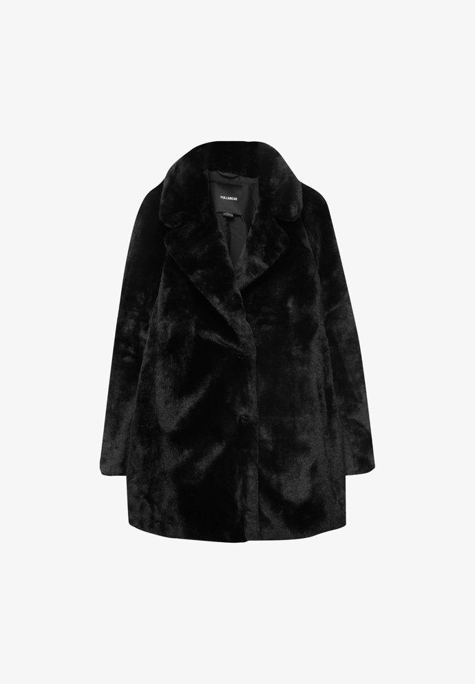 Pull & Bear, 999 Kč