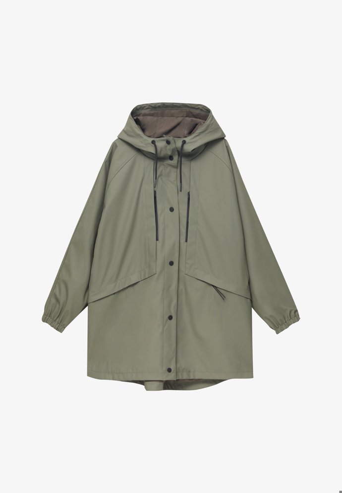 Nepromokavá parka, Pull & Bear, 1 299 Kč