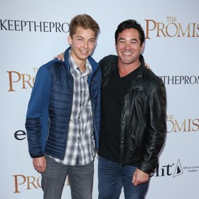 Ten paradoxně našel až ve chvíli, kdy mu partnerka, bývalá Playmate Samantha Torres, porodila roku 2000 syna Christophera. O něj vedl pár po rozchodu vleklou soudní bitvu a od roku 2011 má syna ve výhradní péči Dean.