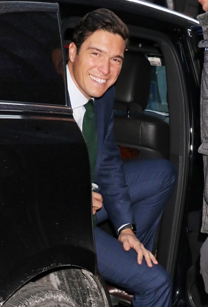 Will Reeve je zpravodajem i moderátorem televizní stanice ABC...