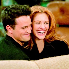 O ženy nicméně nikdy neměl nouzi. V polovině devadesátých let randil například s megastar Julií Roberts. Nakonec jí ale dal kopačky, protože tušil, že jinak tak brzy učiní ona sama.