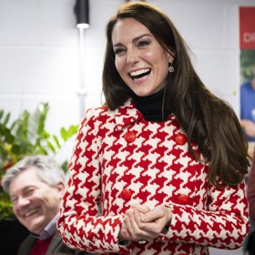 Kate Middleton je tak už čtyřnásobnou tetou. Jednoho synovce a dvě neteře má od sestry Pippy. Bratrovi Jamesovi navíc podle všeho věnovala luxusní kočárek, ve kterém vozila prince George.