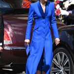 Outfity Kate Middleton bývají sladěné do jedné barvy.