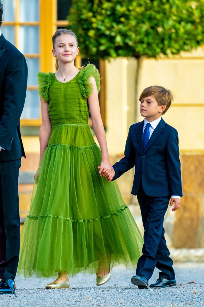 Princezna Estelle má mladšího brášku Oscara, podle zákona to ale bude ona, kdo usedne na trůn.