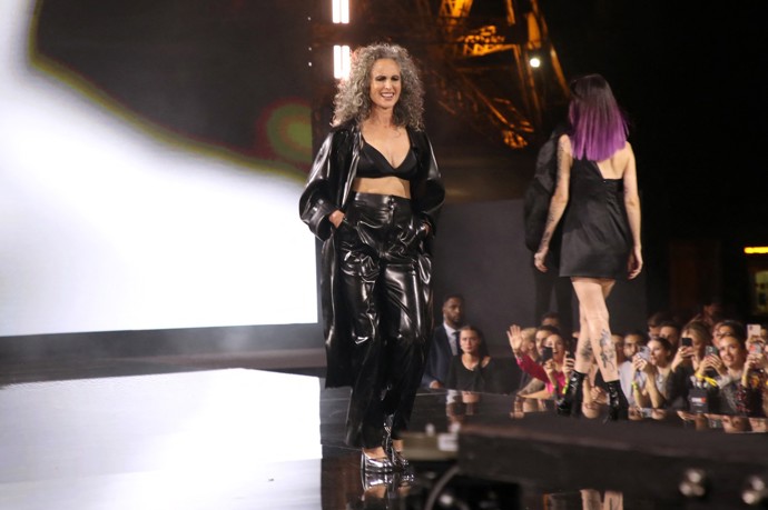 Na přehlídce nemohla chybět Andie MacDowell, která je tváří značky od roku 1986.