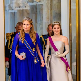 Nizozemská princezna Catharina-Amalia se svou belgickou kolegyní Elisabeth. Obě jsou to velmi vzdělané mladé dámy, Catharina-Amalia studuje psychologii, politologii a ekonomii, Elisabeth diplomacii.
