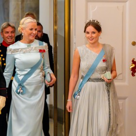 Princezna Ingrid s maminkou, korunní princeznou Mette-Marit. Ingrid se v budoucnu stane první norskou královnou po 600 letech.