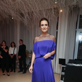 Dlouhá róba, to je Danielina moderátorská norma, slavnostní večery si je zkrátka žádají. Nedávno se ve společnosti objevila v tomto královsky modrém modelu.