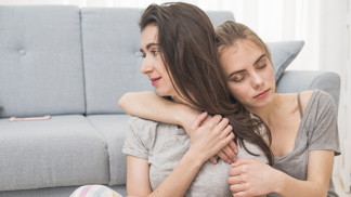 Sára (27): Poskytla jsem kamarádce azyl po rozchodu s přítelem. Ve slabé chvilce se mi svěřila se zarážejícím plánem