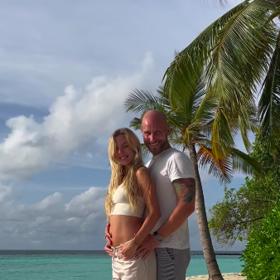 "Je to oficiální! Brzy budeme rodiče," oznámili radostnou novinu na sociálních sítích v létě. 