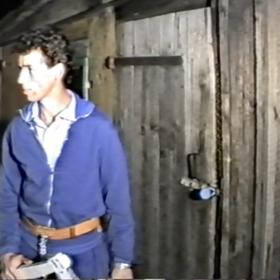 Vyrůstal ve velmi chudých poměrech.