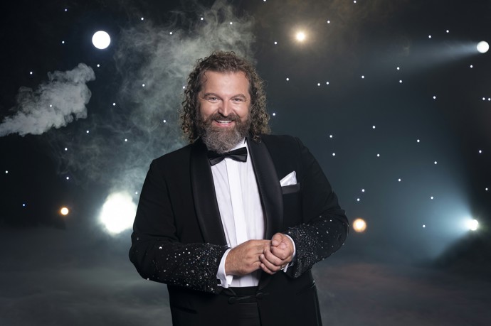 Cukrář Josef Maršálek prý v obleku vypadá k pomilování.