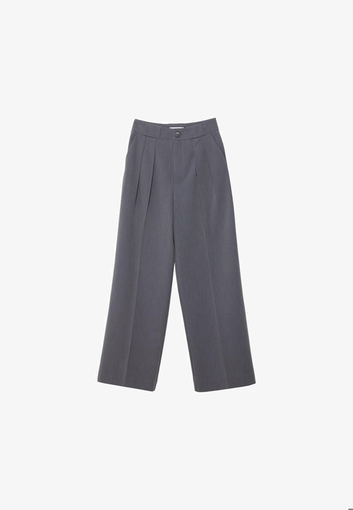 Formální kalhoty s širokými nohavicemi, Stradivarius, 699 Kč.