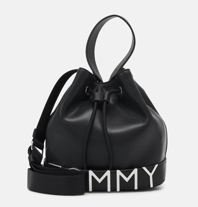 Černá kabelka s nápisem, Tommy Hilfiger, 2 690 Kč