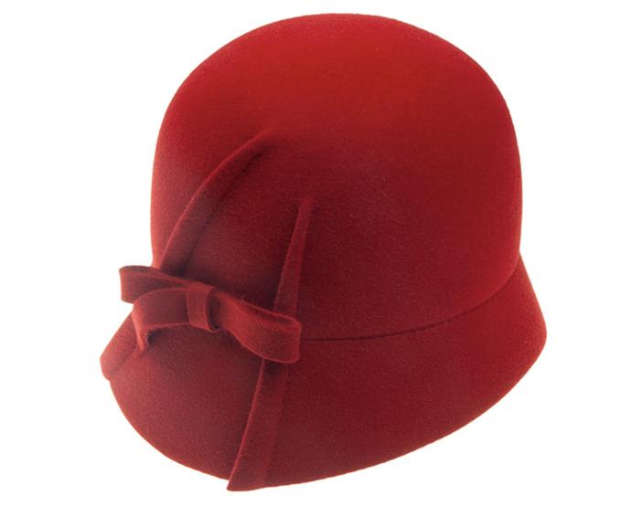 Koňské dostihy ale ozdobí skvěle kloboučky v retro stylu. Tonak, 3 000 Kč