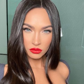 Patří k sexsymbolům mužů. 