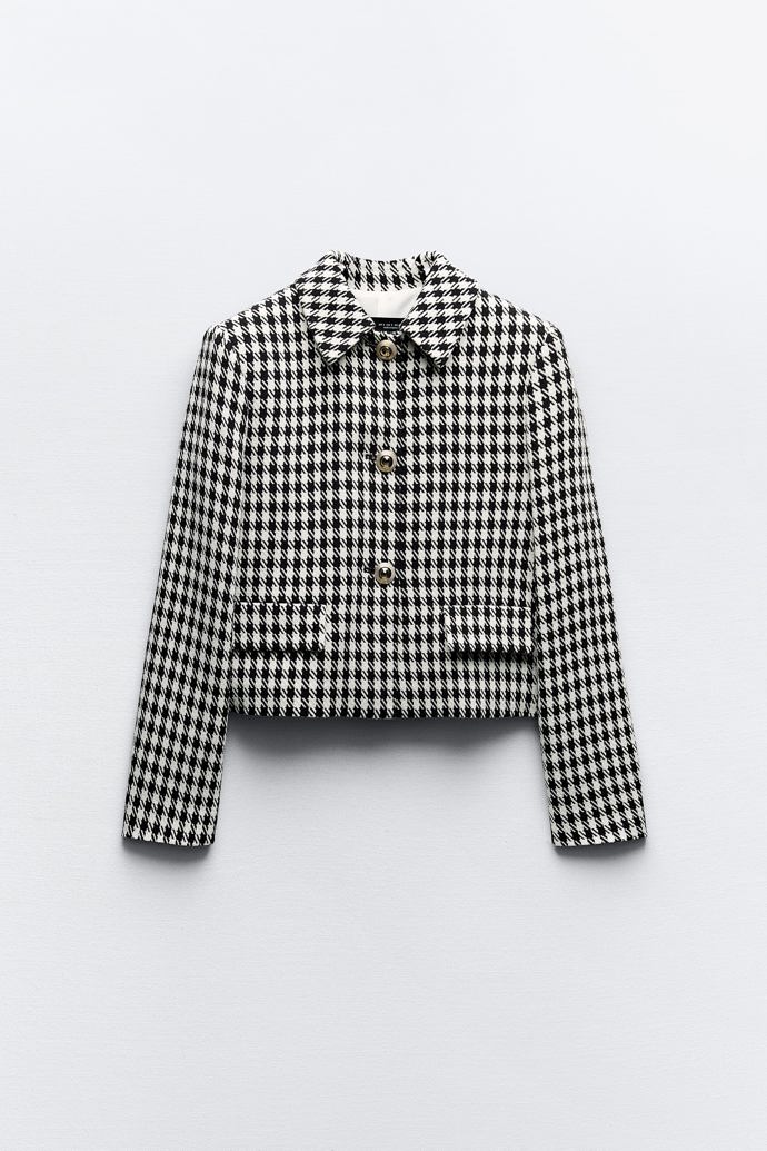 Chanelovsky chic, zkrácený kabátek s límečkem a knoflíky, Zara, 1 399 Kč