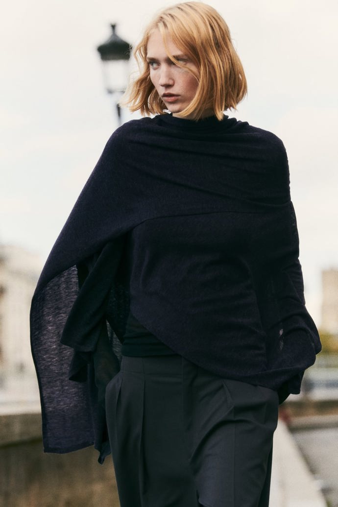 Vrstvení kousků v totožném tónu, hit tohoto podzimu. (Zara)