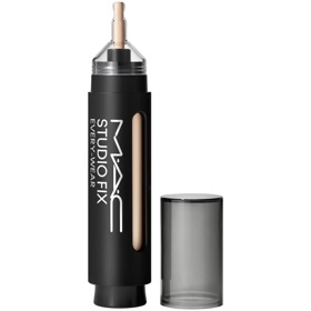 Studio Fix Every-wear All-over face pen od MAC, 1 100 Kč