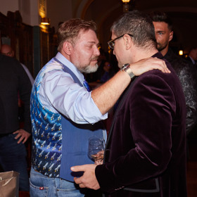 Leon Tsoukernik to poté vzal do svých rukou.