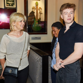 Eva Pavlová se na křtu setkala se zpěvákem Adamem Mišíkem.