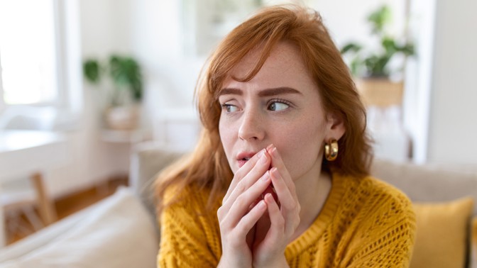 Hedvika (29): Kamarádka se po babiččině smrti začala chovat jako stařena. Musela jsem na ni ušít boudu, aby se probrala