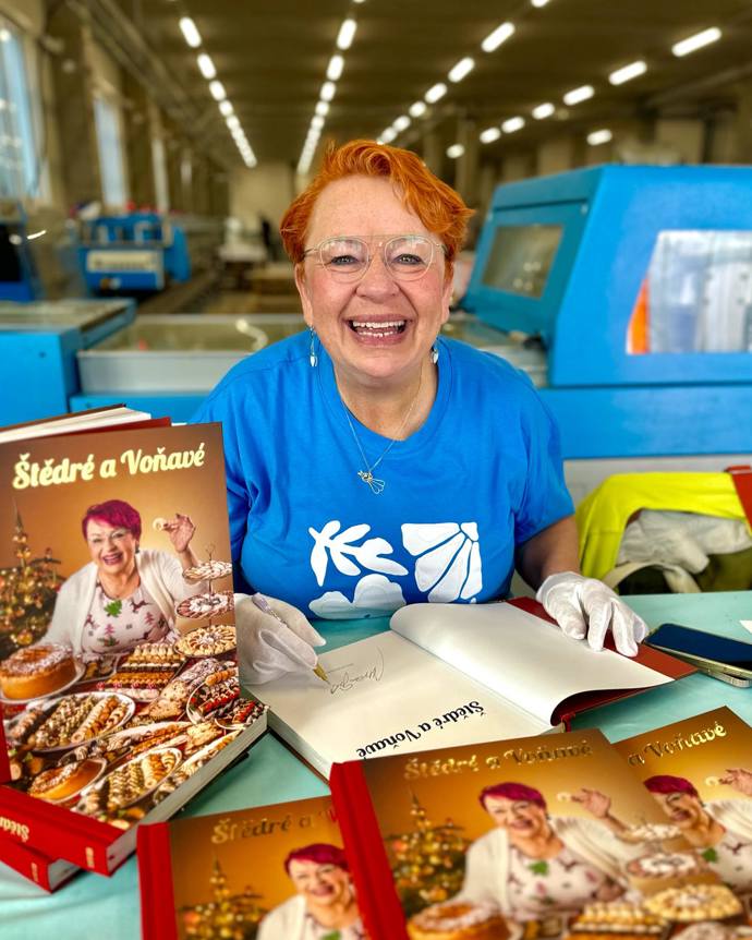 Mirka van Gils Slavíková si chce pod stromečkem udělat tu pravou domácí pohodu.