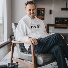 Matthew Perry měl být násilný vůči svým zaměstnancům. 