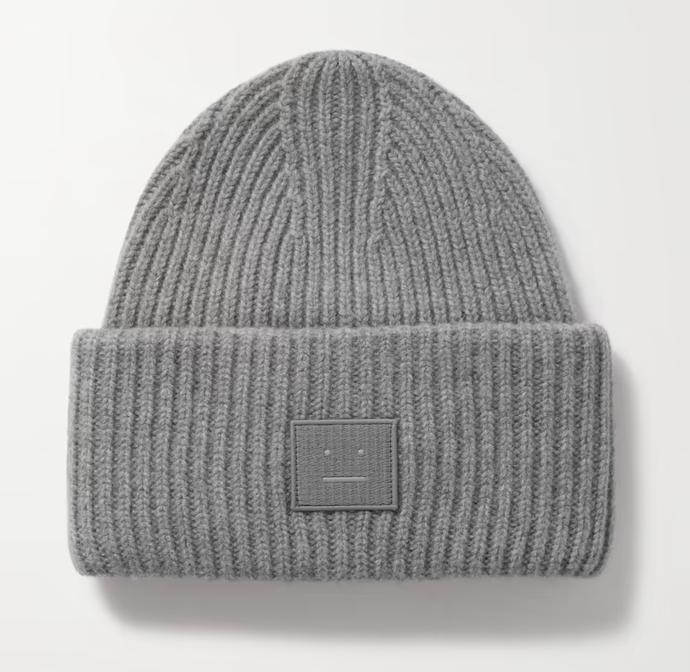 Šedá čepice Acne Studios, 3 990 Kč