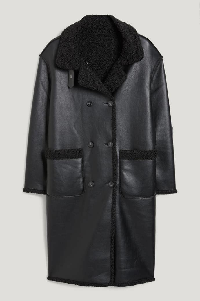 Oboustranný kabát, C&A, 2 190 Kč.