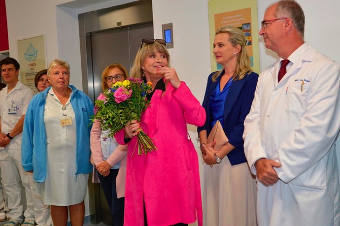 Herečka Chantal Poullain podporuje už třicet let prostřednictví své nadace dětské nemocnice a léčebny. 