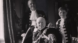 Churchill se synem a vnukem.