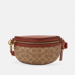 Podobné logo i model nabízí značka Coach. (5 190 Kč)