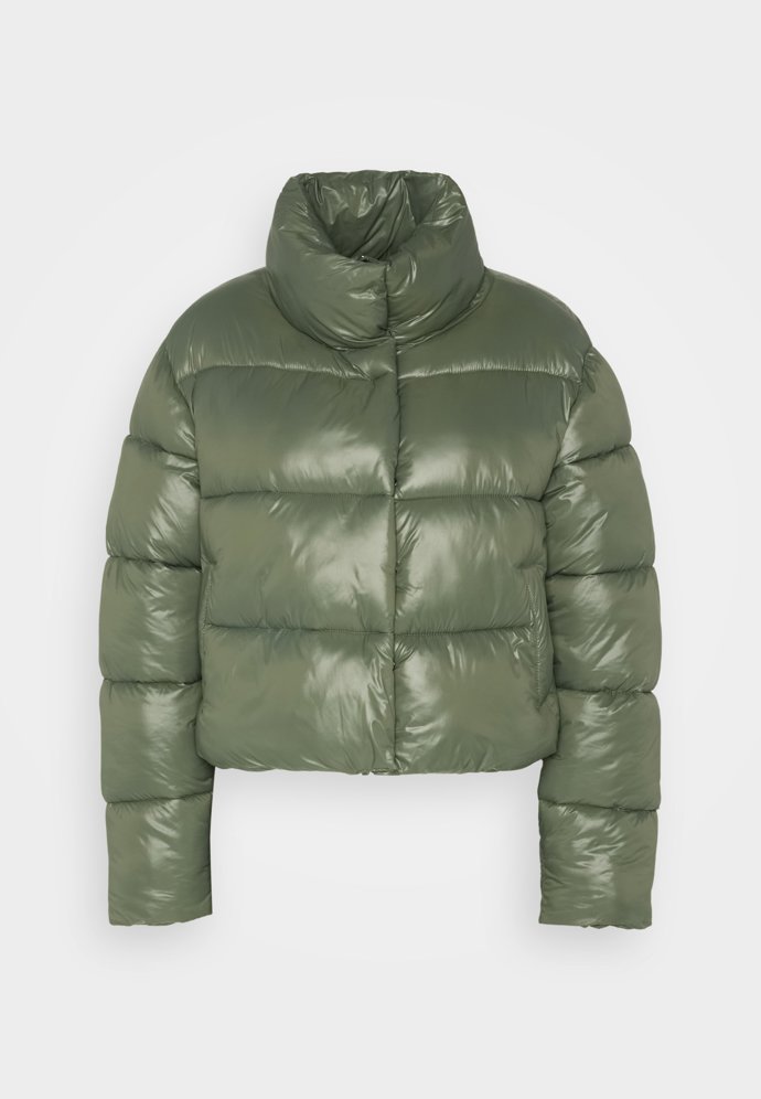 Prošívaná krátká bunda Cotton On, 1 680 Kč