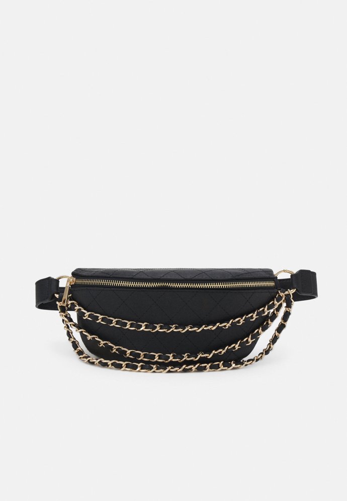 Trendy řetězové prvky a ledvinka značky Even & Odd, 600 Kč.