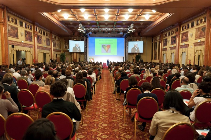 Charismatická dáma ze slavné francouzské rodiny lékárníků přednáší o homeopatii po celém světě.