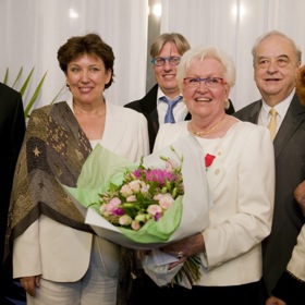 Celoživotní práci Michèle Boiron ocenila ministryně zdravotnictví nejvyšším státním vyznamenáním, Řádem čestné legie.