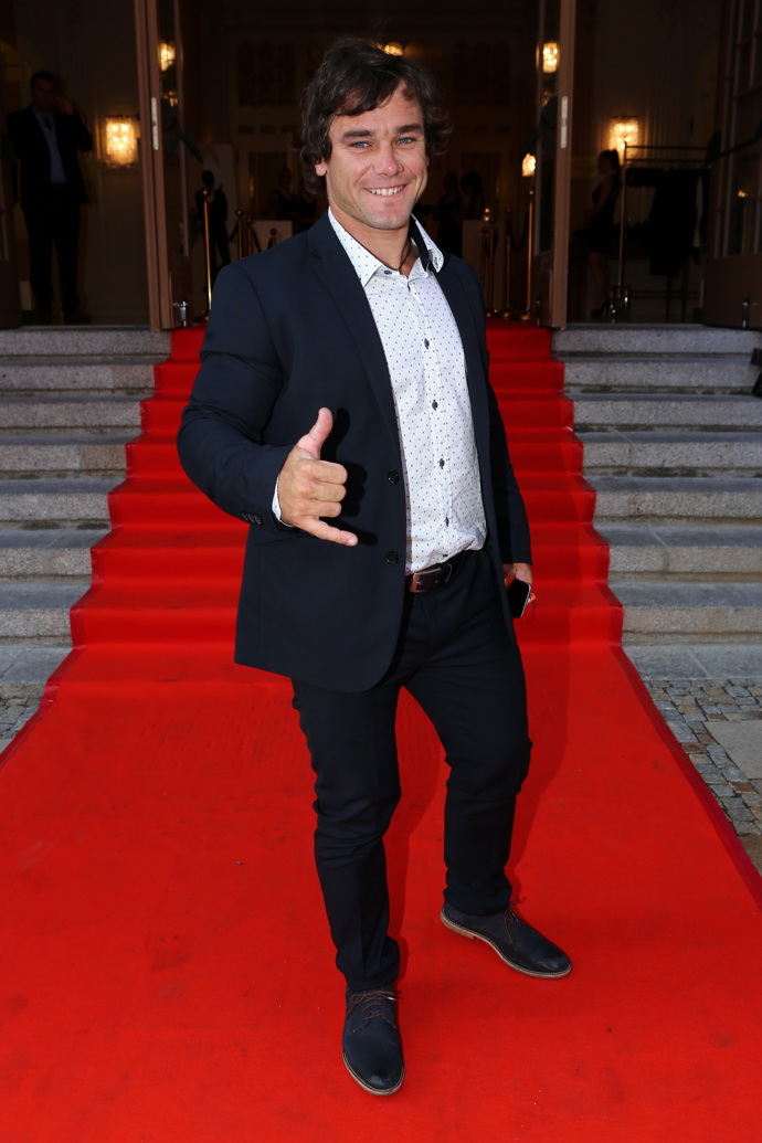 Vavřinec Hradilek si zvyká na červený koberec a záři reflektorů.