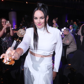 Zpěvačka Ewa Farna se podruhé v kariéře stala Českou slavicí 2023.