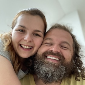 Sestra Josefa Maršálka, Zuzana, je mladší o deset let.