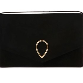 Nově měla Kate naopak černou semišovou kabelku z dílny Jennifer Chamandi za 20 tisíc korun...