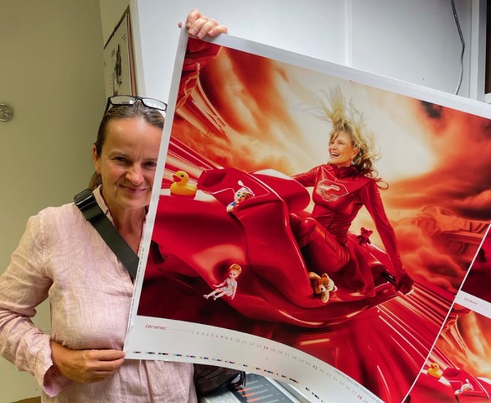 Lenka Hatašová vstoupila do kalendáře Proměny Fantazie 2024 jako autorka fotografií a přinesla nový koncept založený na nejmodernějších technologiích.