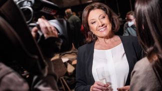 Marie Rottrová jako módní ikona žen 80+: Miluje lesk a třpyt a ve svém věku umí vynést vysoké kozačky i černou barvu