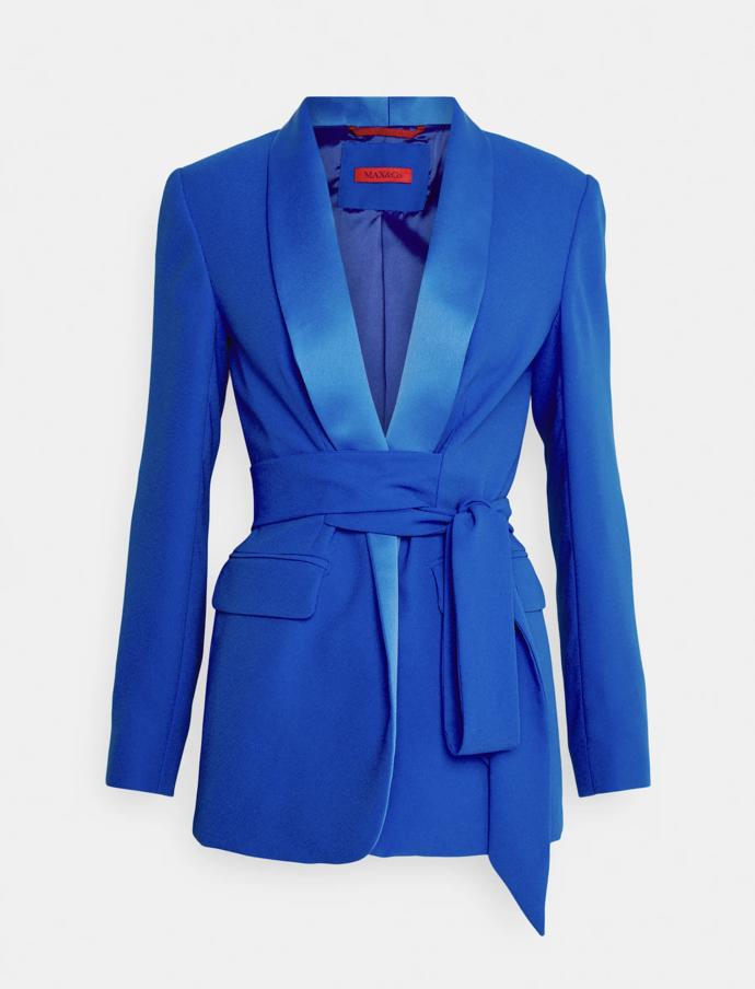 Modré sako se saténovou šálovou fazonou a vázačkou, Max&Co, 6 800 Kč