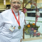 Mirka van Gils Slavíková jako platinová blondýna.