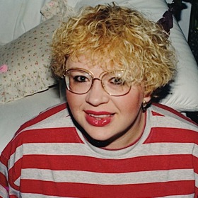 V minulosti bývala blondýnkou a netají se tím, že vlasové experimenty miluje. 