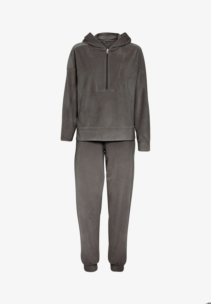 Sametová tepláková souprava, Oxmo,1 340 Kč