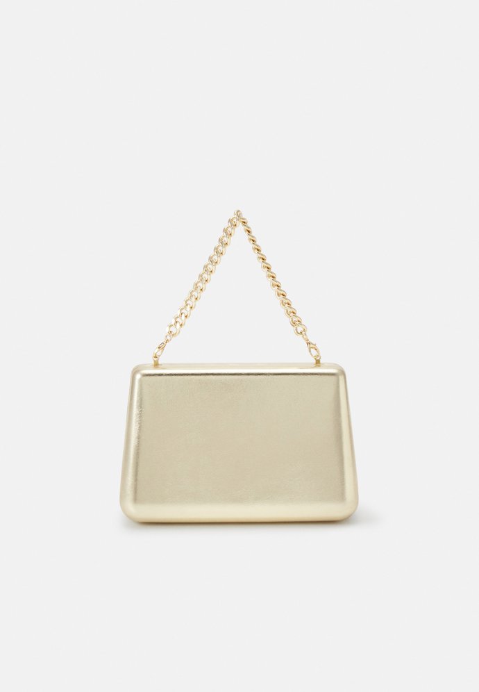 Dostupná varianta společenského psaníčka ve zlatém tónu od značky Parfois za 700 Kč.