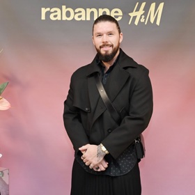 Matyáš Hložek dorazil na H&M party v sukni.