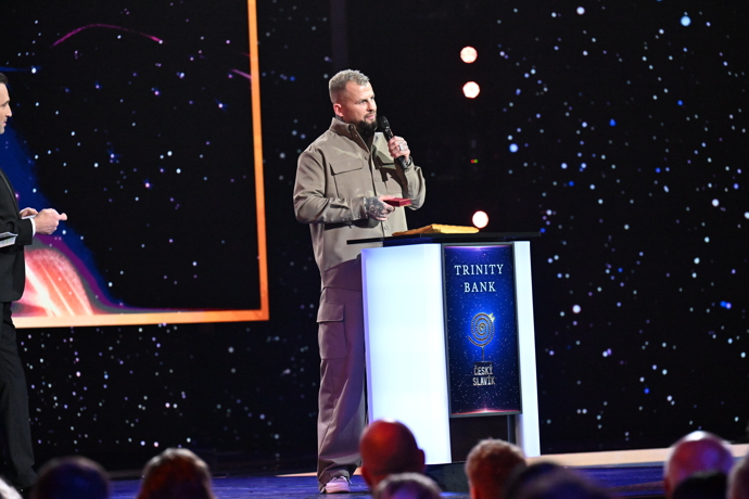 Marpo je úspěšný hudebník. 